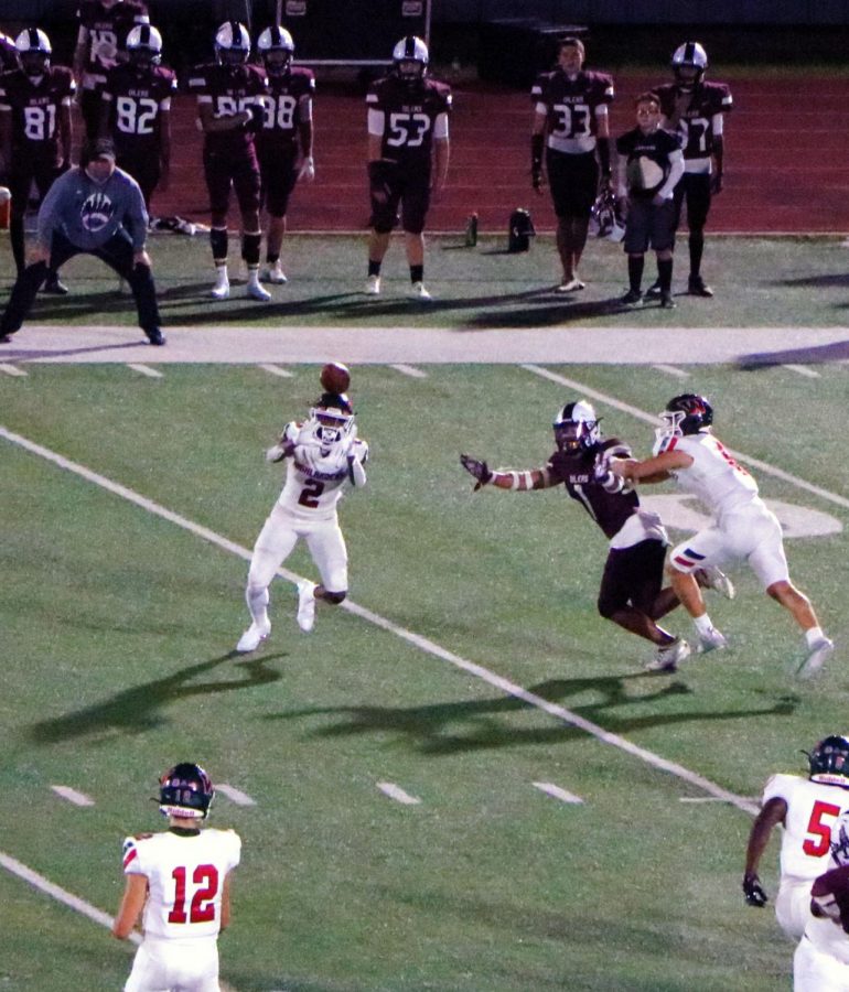 Senior WR Teddy Knox with the reception at Pearland stadium on Sept. 25.  