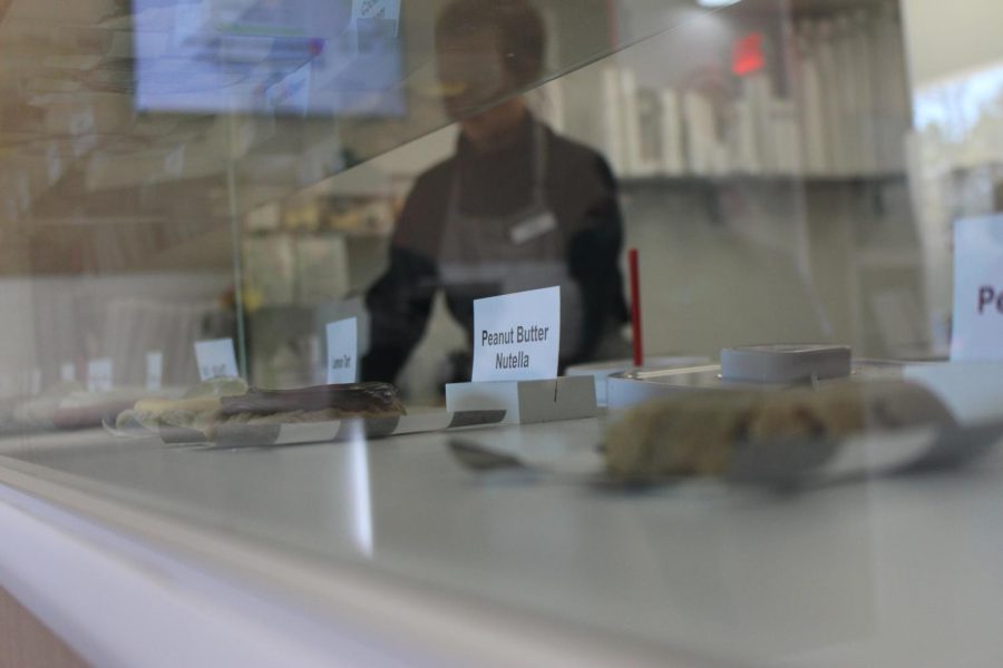 The counter displays more than 20 types of cookies available daily.