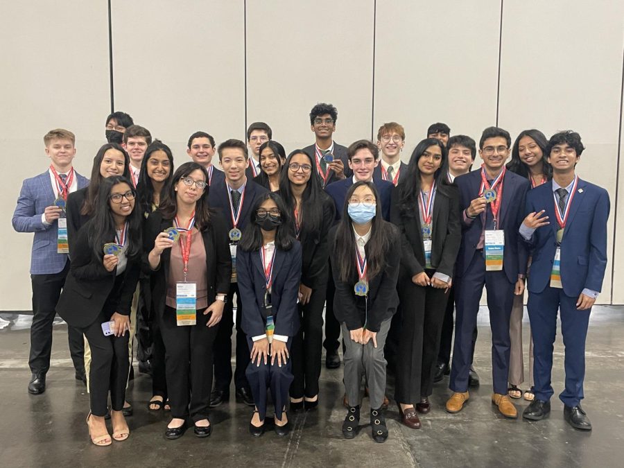 DECA advances record number of students to Internationals