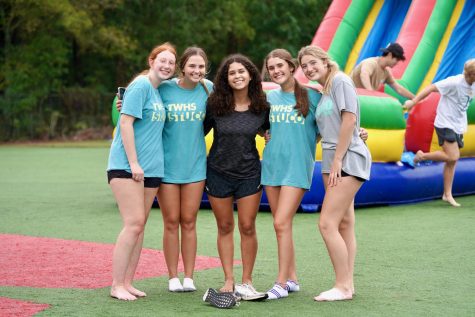 Elizabeth Procter, second from left, with student council officers at the Senior Field Day.  