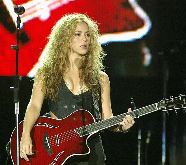 Shakira in Rio, performing in 2008.
