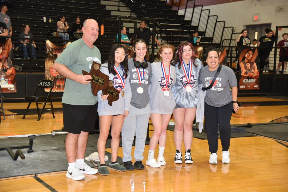 Coach Smith, Bethany Prior 11, Kaelyn Miller 11, Delaney Dallas 10, Holly Mullins 11, Coach Zuñiga at Alvin High School for the D1 6A Region 4 powerlifting meet. (Photo courtesy of April Mullins)