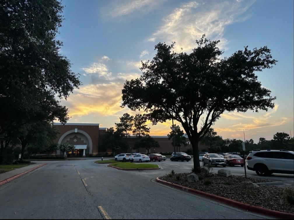 Photo by Sophia Peran, taken at The Woodlands Mall.