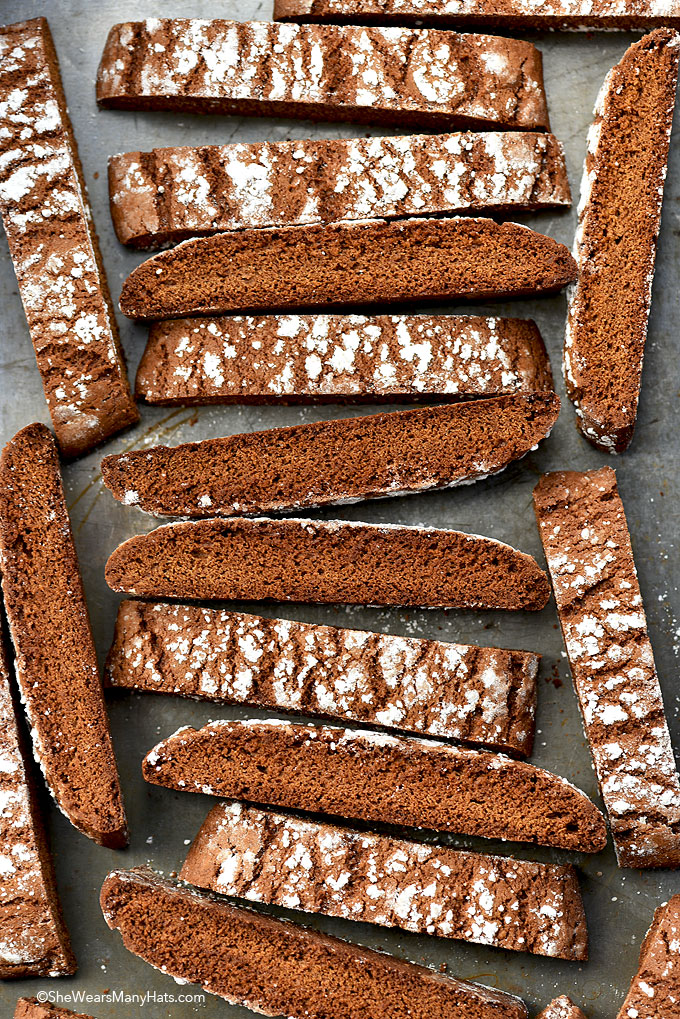 A crunchy and spicy treat that pairs perfectly with coffee and tea!