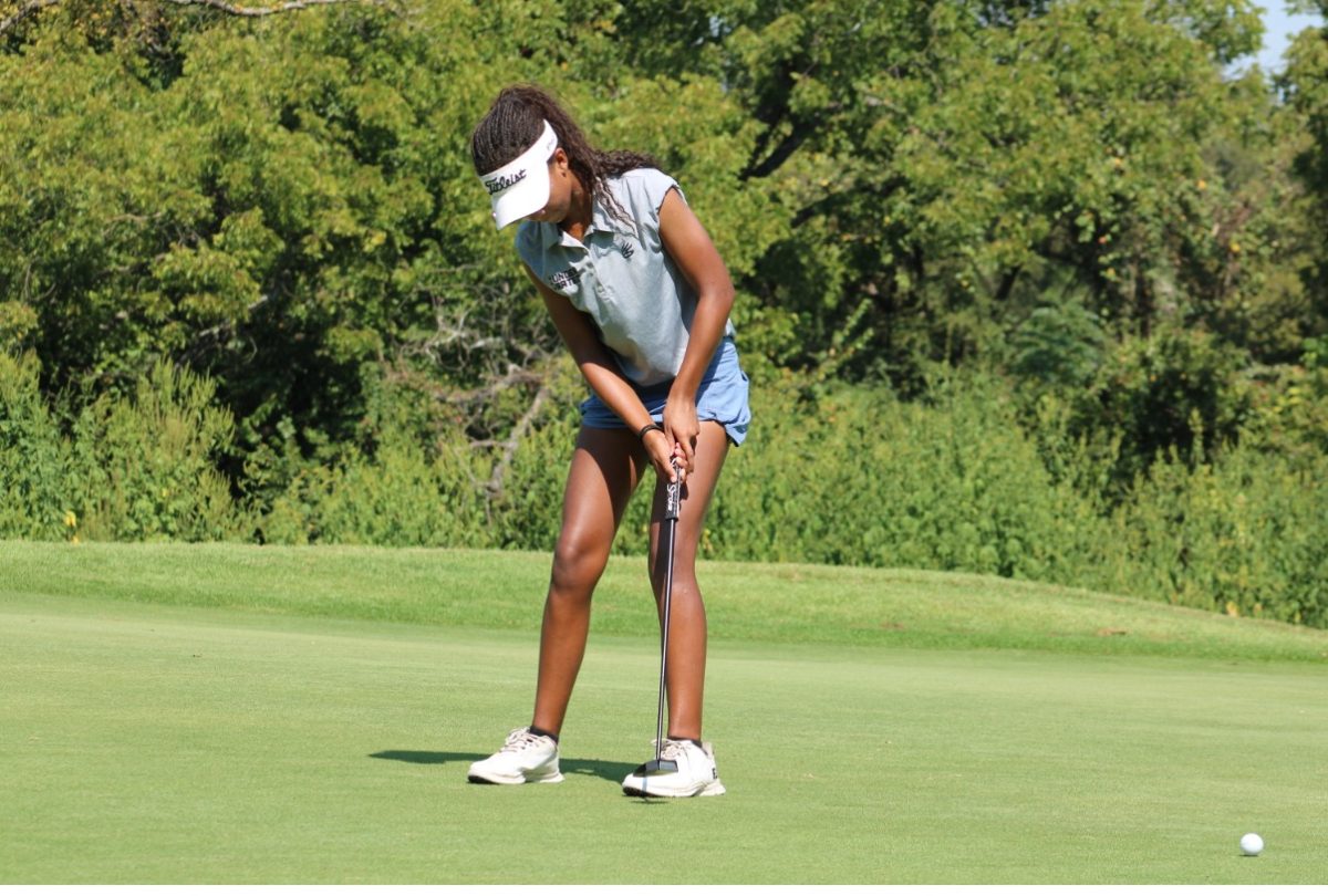 Aleah Shields-Rodipe putting for par at Eagles Bluff in 2025 provided by Aleah Shields-Rodipe. 
