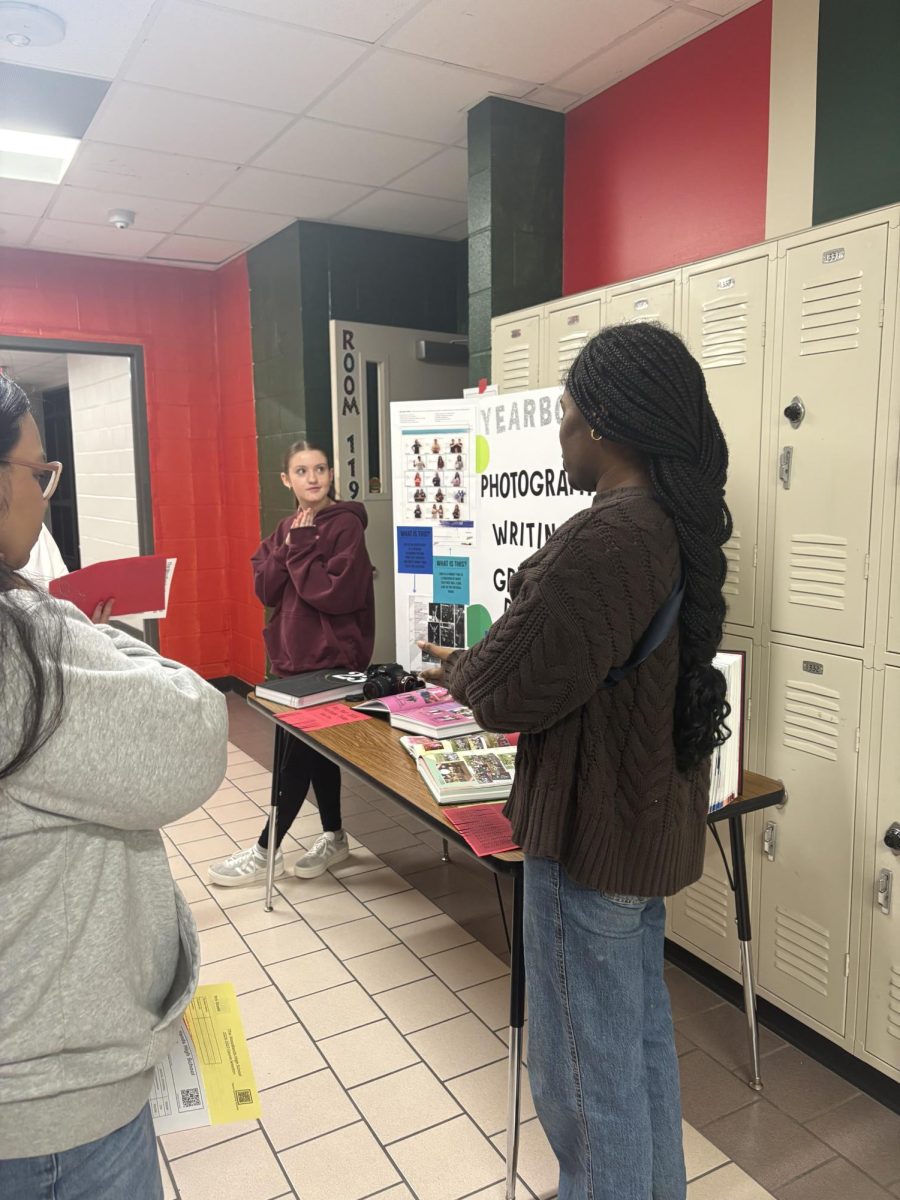 Addison Scirica (10th) and Jaliyah Cornett (12th) presenting their Yearbook and Photogrpahy poster at the Elective Fair on 1-15-2026.
(Left to right)