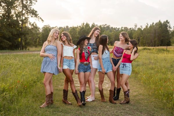 Photo of senior reps including TWHS Abbie York, Lila Rhame, Madelyn Butler, and Stella Rhame. Photo by Lindsay Dixon, used with permission.